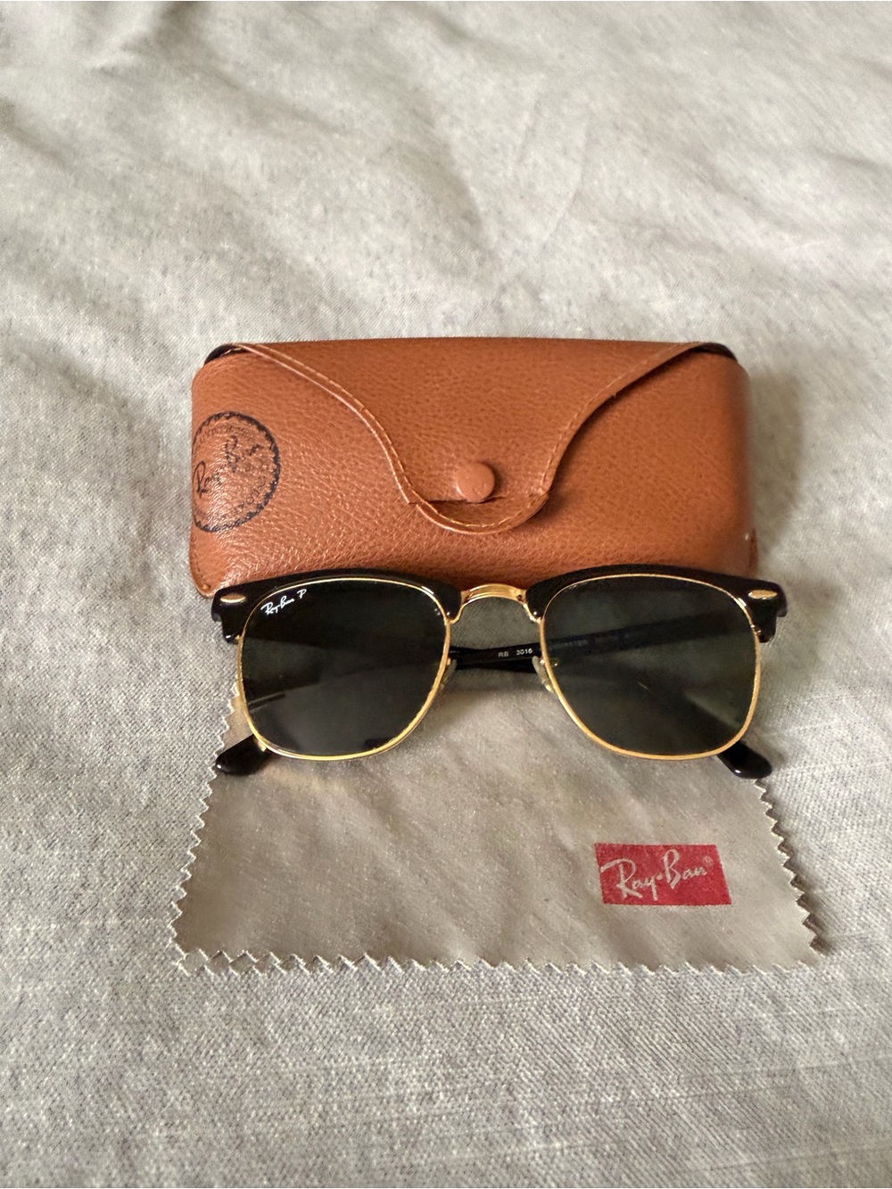 Ray-Ban Clubmaster Polarized Sunglasses Black & Gold